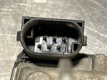 Load image into Gallery viewer, Throttle Body 2006 - NW178257