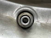 Load image into Gallery viewer, THEFT LOCKING MODULE Qx4 Pathfinder 2002 02 2003 03 04 - NW31958
