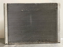 Load image into Gallery viewer, RADIATOR BMW 750i 760i 2006 06 2007 07 2008 08 - NW132035