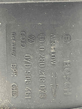 Load image into Gallery viewer, Mass Air Flow Sensor Meter MAF A3 TT EOS Golf Golf GTI Passat 02-10 - NW212240
