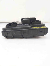 Load image into Gallery viewer, Fuse Box Mercury Mariner 2005 - NW65023