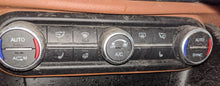 Load image into Gallery viewer, Temperature Controls GIULIA 2018 - NW213504