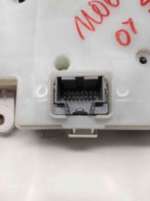 Load image into Gallery viewer, Speedometer Cluster Pontiac Solstice 2007 - NW159280