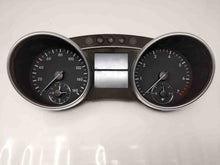 Load image into Gallery viewer, SPEEDOMETER CLUSTER Gl320 Gl450 Gl550 ML320 ML350 ML550 ML63 2008 - NW161257