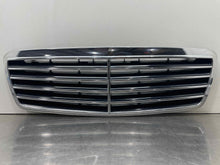 Load image into Gallery viewer, GRILL CLK320 CLK430 CLK55 1998 98 1999 99 00 01 02 03 - NW98574
