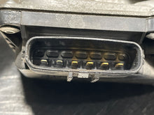 Load image into Gallery viewer, Throttle Body Toyota Tundra 2012 - NW246499