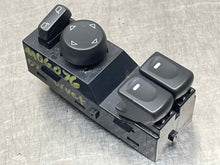 Load image into Gallery viewer, FRONT DOOR WINDOW SWITCH Chevrolet Corvette 2005-2013 Left - NW56041