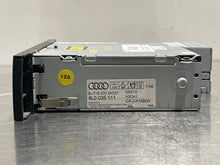 Load image into Gallery viewer, REMOTE CD CHANGER Audi Q7 07 08 09 10 11 - NW136172