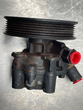 Load image into Gallery viewer, POWER STEERING PUMP SEQUOIA TUNDRA 2001 01 02 03 04 - 07 - NW164145