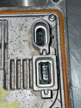 Load image into Gallery viewer, Headlight Lamp Assembly Hyundai Genesis 2015 - NW219568