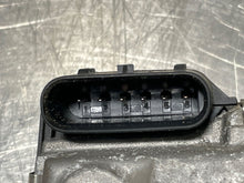 Load image into Gallery viewer, THROTTLE BODY E250 Van C250 C300 C350 C63 CLA45 CLS400 CLS550 12-16 - NW178421