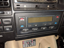 Load image into Gallery viewer, AC HEATER TEMP CONTROL Land Rover Discovery 2003 03 - NW261353