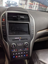 Load image into Gallery viewer, Info-Gps Screen Lincoln MKC 2015 - NW220017