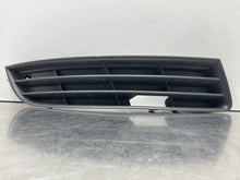 Load image into Gallery viewer, GRILLE Volkswagen Passat 2006 06 2007 07 2008 08 2009 09 10 Lower Right - NW98766