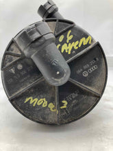 Load image into Gallery viewer, AIR INJECTION PUMP SMOG Cayenne 2004 04 2005 05 2006 06 - NW8256