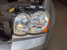Load image into Gallery viewer, Headlight Lamp Assembly GRAND CHEROKEE 2008 - NW261515