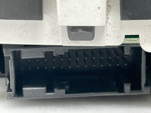 Load image into Gallery viewer, Speedometer Cluster Cadillac STS 2005 - NW158605