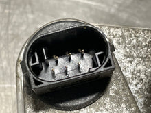 Load image into Gallery viewer, THROTTLE BODY STS XLR 2004 04 2005 05 2006 06 2007 07 2008 08 2009 09 - NW177333