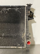 Load image into Gallery viewer, RADIATOR Dodge 1500 Pickup 2004 04 2005 05 - NW131643