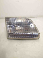 Load image into Gallery viewer, HEADLIGHT LAMP ASSEMBLY Expedition F150 Pickup F250 97-04 Right - NW261502