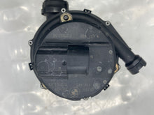 Load image into Gallery viewer, AIR INJECTION PUMP SMOG BMW Z3 1999 99 2000 00 - NW8101