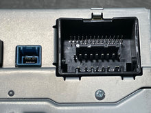 Load image into Gallery viewer, RADIO Lacrosse Regal Verano Camaro Cruze Equinox Terrain 2013 AM FM CD - NW231057