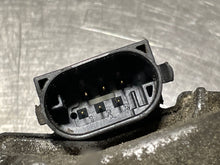 Load image into Gallery viewer, THROTTLE BODY C230 2003 03 2004 04 2005 05 - NW178311