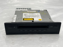 Load image into Gallery viewer, REMOTE CD CHANGER Audi Q7 07 08 09 10 11 - NW136167
