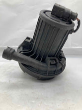 Load image into Gallery viewer, AIR INJECTION PUMP SMOG Audi TT A4 A6 Golf Toureg Jetta 00 01 02 03 04 05 - 09 - NW8303