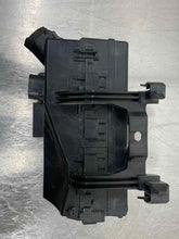 Load image into Gallery viewer, Fuse Box Ford Flex 2009 - NW64875