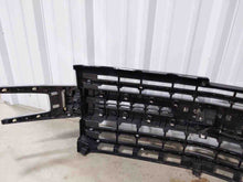 Load image into Gallery viewer, Grille SILVERADO 1500 PICKUP 2019 - NW260829