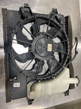 Load image into Gallery viewer, Radiator Fan Assembly Kia Soul 2015 - NW246823
