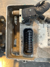 Load image into Gallery viewer, Carrier Assembly Renault Encore 2018 - NW391370