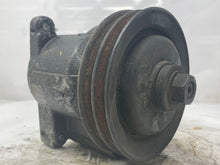 Load image into Gallery viewer, POWER STEERING PUMP 200D 280SE 300SEL 67 68 69 - 74 75 - NW163896