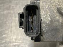 Load image into Gallery viewer, THROTTLE BODY Kia Sorento 2003 03 2004 04 2005 05 06 - NW178210