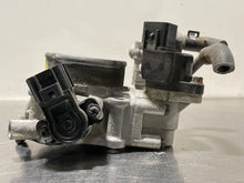 Load image into Gallery viewer, THROTTLE BODY Kia Sorento 2003 03 2004 04 2005 05 06 - NW178210