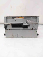 Load image into Gallery viewer, Radio Land Rover LR3 2005 05 2006 06 2007 07 2008 08 2009 09 Am Fm CD - NW232661