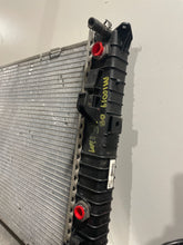 Load image into Gallery viewer, RADIATOR Ford Fusion Mercury Milan Zephyr 06 07 08 09 AT - NW131674