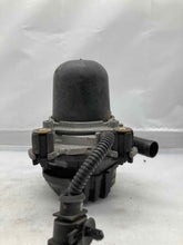 Load image into Gallery viewer, AIR INJECTION PUMP SMOG Cayenne 2003 03 2004 04 2005 05 2006 06 Right - NW8251