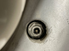 Load image into Gallery viewer, AC A/C AIR CONDITIONING COMPRESSOR Subaru Legacy 13 14 15 16 - NW43080