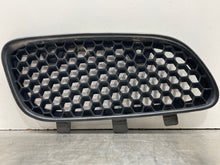Load image into Gallery viewer, GRILLE Pontiac Grand Prix 97 98 99 00 01 02 03 Right - NW270696