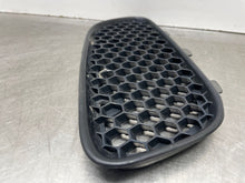 Load image into Gallery viewer, GRILLE Pontiac Grand Prix 97 98 99 00 01 02 03 Right - NW270696