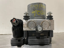 Load image into Gallery viewer, ABS Pump Chevrolet Malibu 2017 - NW271411