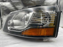 Load image into Gallery viewer, Headlight Lamp Assembly Land Rover LR2 2013 - NW275101