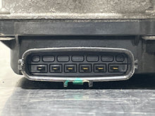 Load image into Gallery viewer, THROTTLE BODY Titan Armada QX56 Pathfinder 2004 04 2005 05 06 07 08 09 10 11 - NW276099