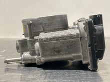 Load image into Gallery viewer, THROTTLE BODY Titan Armada QX56 Pathfinder 2004 04 2005 05 06 07 08 09 10 11 - NW276099