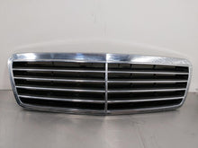 Load image into Gallery viewer, GRILL CLK320 CLK430 CLK55 1998 98 1999 99 00 01 02 03 - NW280407
