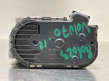 Load image into Gallery viewer, THROTTLE BODY Volvo V50 C30 C70 S40 04 05 06 07 08 - 10 - NW282075