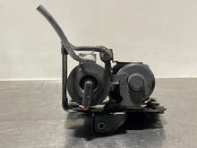 Load image into Gallery viewer, Suspension Air Compressor Pump Lincoln Navigator 2008 - NW282154