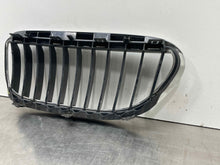 Load image into Gallery viewer, GRILLE BMW M6 645i 650i 2004 04 2005 05 06 07 08 09 10 Upper Right - NW283966